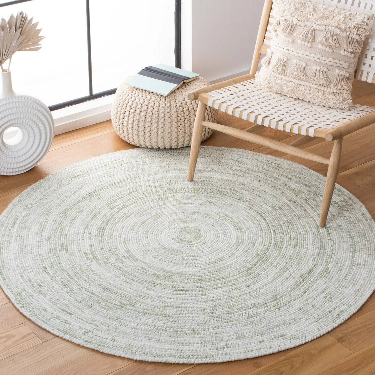 Safavieh Braided 5'-0" x 5'-0" Rug in Ivory / Green