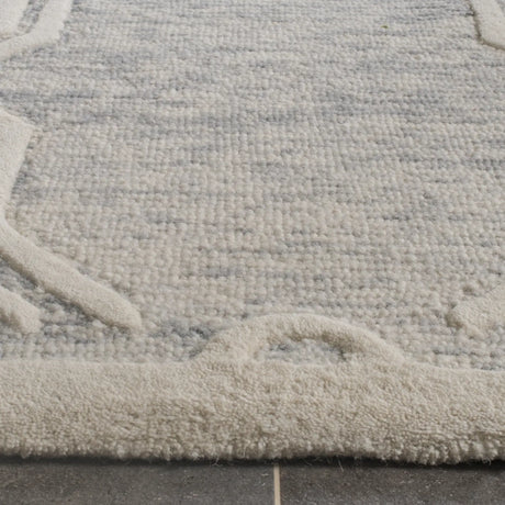 Safavieh Cambridge 8'-0" x 10'-0" Rug in Light Grey / Ivory
