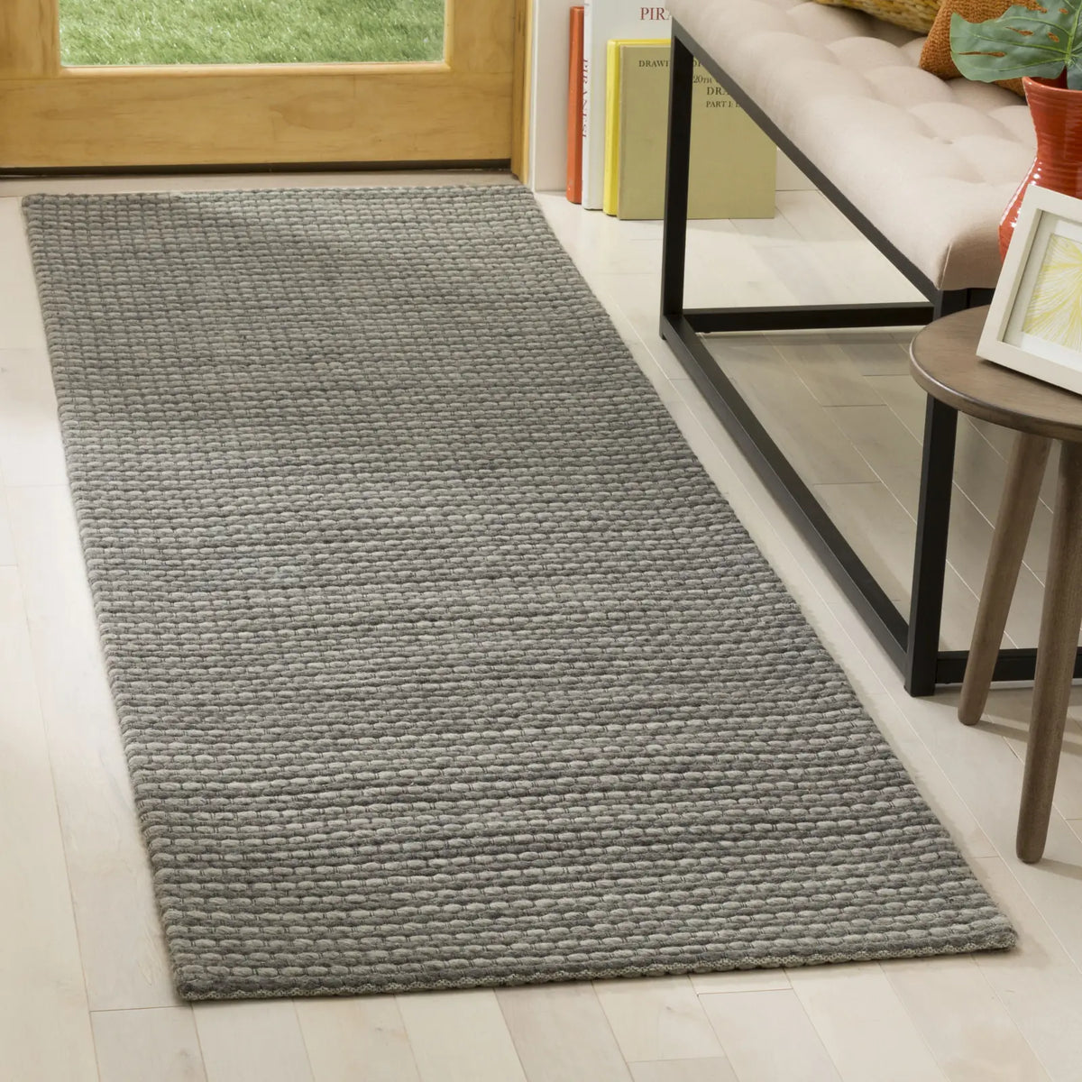 Safavieh Natura 2'-3" x 8'-0" Rug in Dark Grey