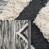 Safavieh Kenya 6'-0" x 9'-0" Rug in Ivory / Black