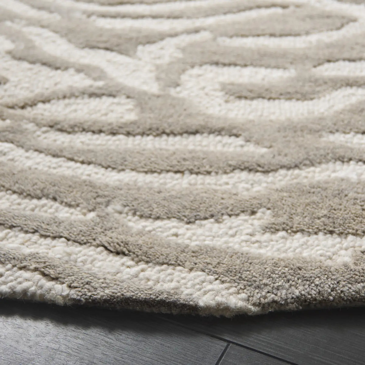 Safavieh Ebony 6'-0" x 6'-0" Rug in Grey / Ivory