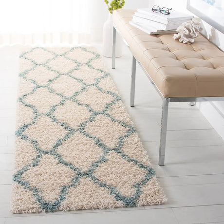 Safavieh Sgd-Dallas Shag 2'-3" x 10'-0" Rug in Ivory / Seafoam