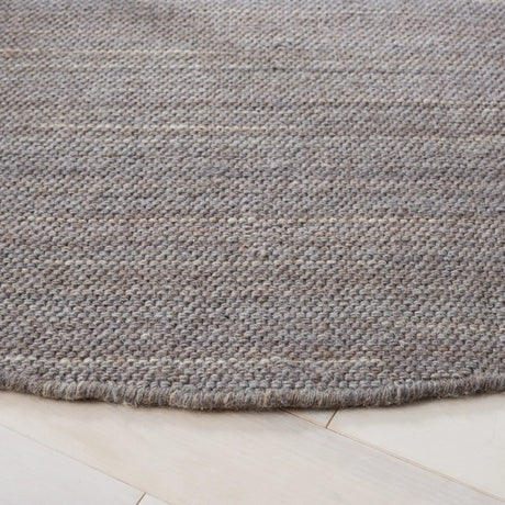 Safavieh Kilim 6'-0" x 6'-0" Rug in Light Grey
