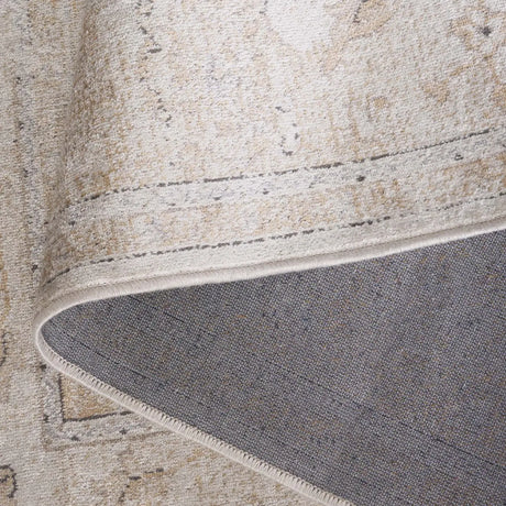 Safavieh Atlas 5'-3" x 7'-7" Rug in Ivory / Beige