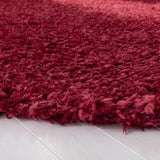 Safavieh Madrid Shag 200 5'-3" x 5'-3" Rug in Red