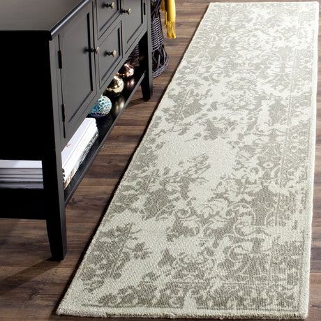 Safavieh Restoration Vintage 2'-3" x 8'-0" Rug in Light Sage
