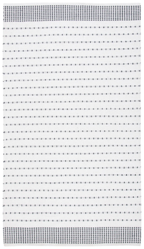 Safavieh Montauk 4'-0" x 6'-0" Rug in Grey / Ivory