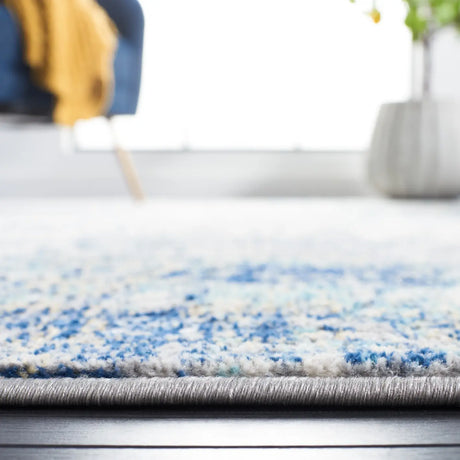 Safavieh Jasper 100 4'-0" x 6'-0" Rug in Grey / Blue