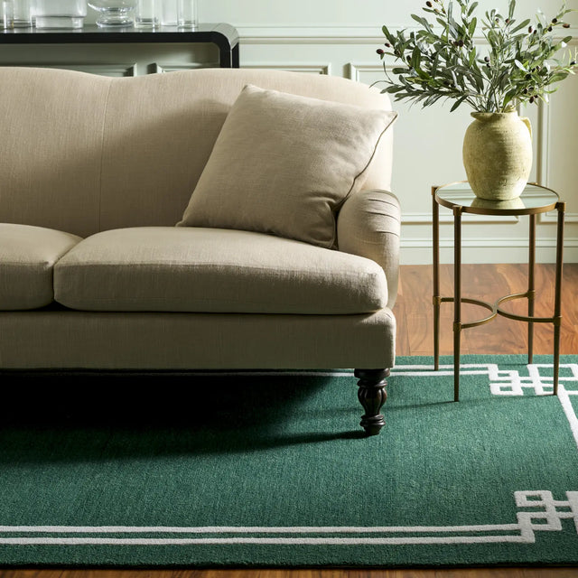Safavieh Martha Stewart 4'-0" x 6'-0" Rug in Green / Ivory