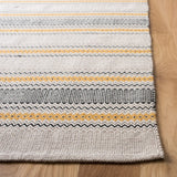 Safavieh Montauk 4'-0" x 6'-0" Rug in Gold / Beige