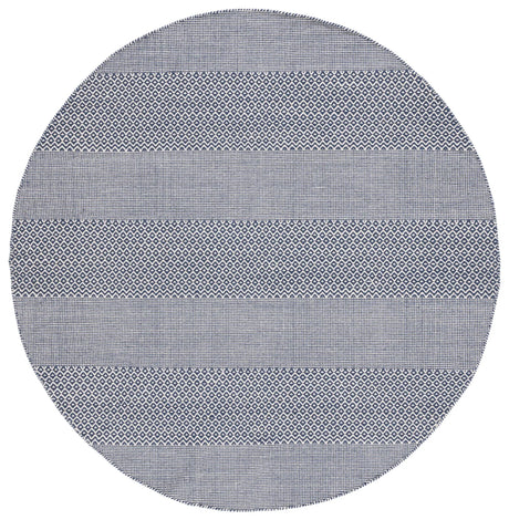 Safavieh Montauk 6'-0" x 6'-0" Rug in Ivory / Navy
