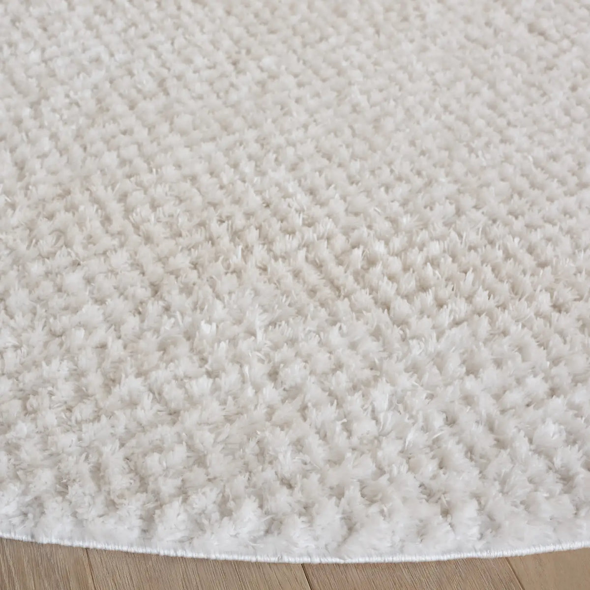 Safavieh Penelope Shag 6'-7" x 6'-7" Rug in Ivory