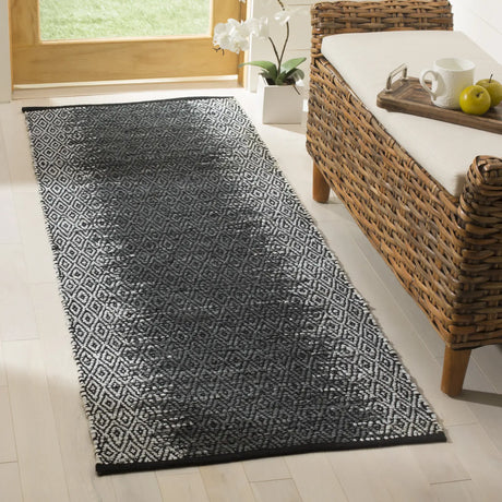 Safavieh Vintage Leather 2'-3" x 6'-0" Rug in Light Grey / Charcoal