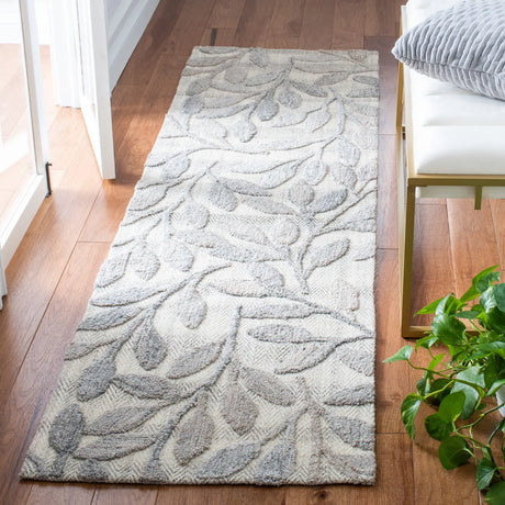 Safavieh Southampton 2'-3" x 8'-0" Rug in Beige