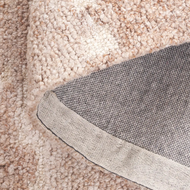 Safavieh Harvest 4'-0" x 6'-0" Rug in Beige