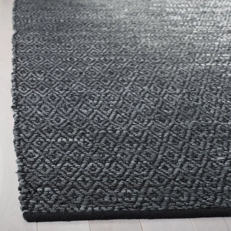 Safavieh Vintage Leather 4'-0" x 6'-0" Rug in Light Grey / Charcoal