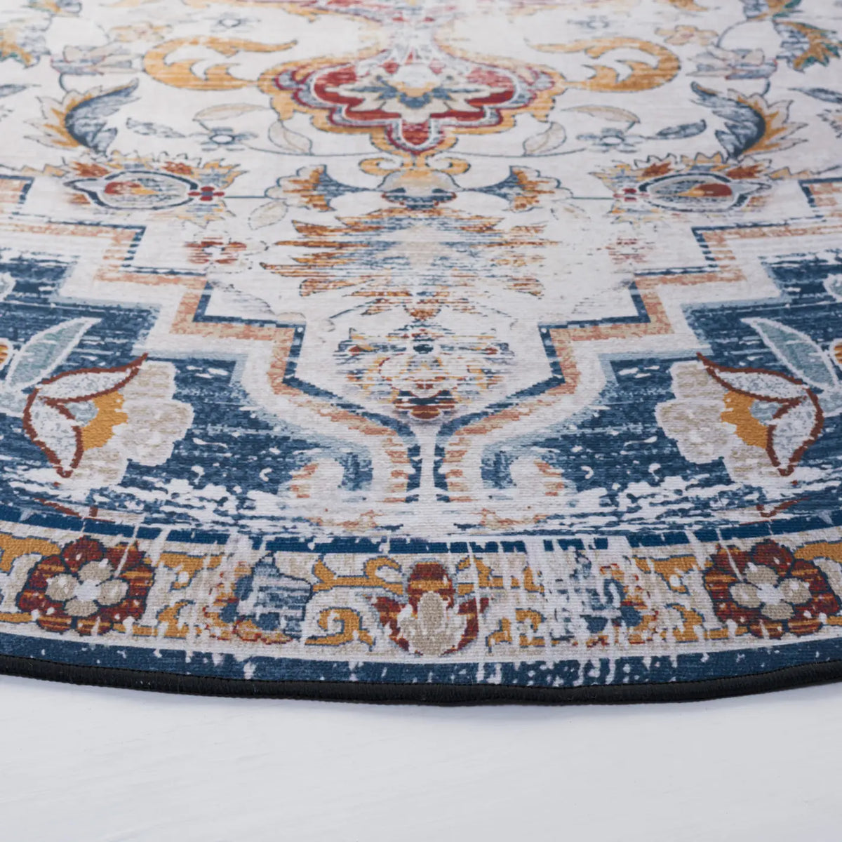 Safavieh Tucson 6'-0" x 6'-0" Rug in Grey / Rust