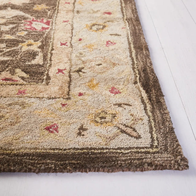 Safavieh Antiquity 4'-0" x 6'-0" Rug in Olive Grey / Beige