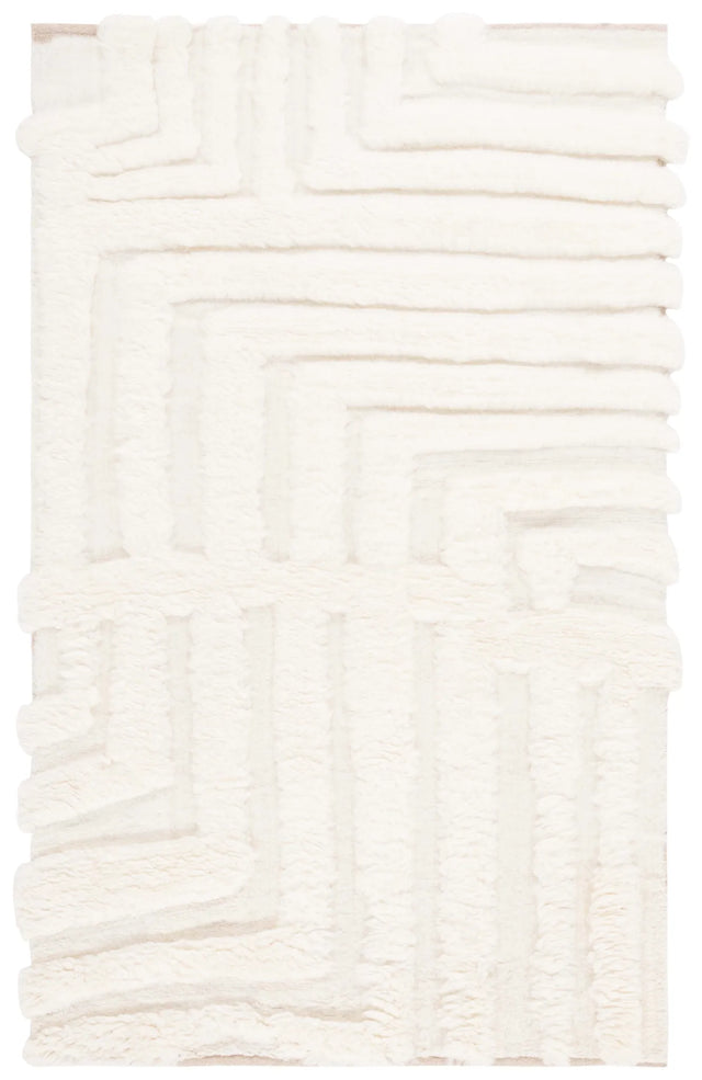 Safavieh Casablanca 4'-0" x 6'-0" Rug in Ivory