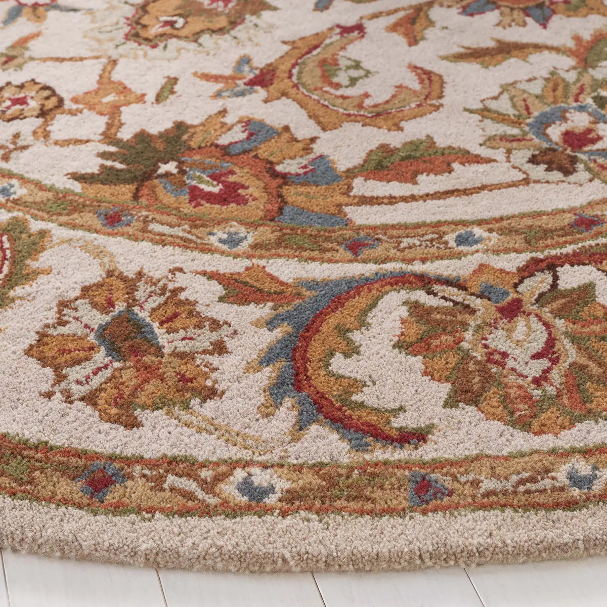 Safavieh Classic 5'-0" x 5'-0" Rug in Ivory / Ivory