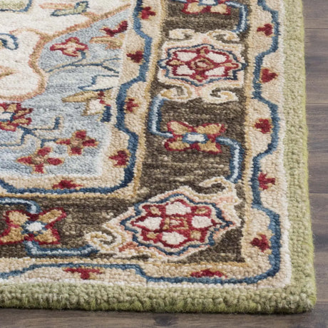 Safavieh Aspen 4'-0" x 6'-0" Rug in Sage / Brown