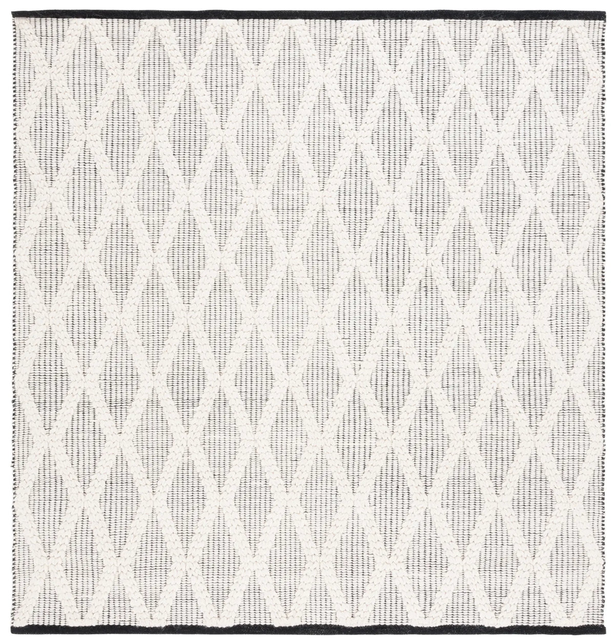 Safavieh Natura 6'-0" x 6'-0" Rug in Black / Ivory