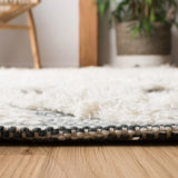 Safavieh Kenya 4'-0" x 6'-0" Rug in Teal / Ivory
