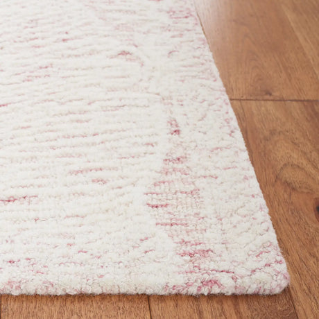 Safavieh Metro 4'-0" x 6'-0" Rug in Pink / Ivory