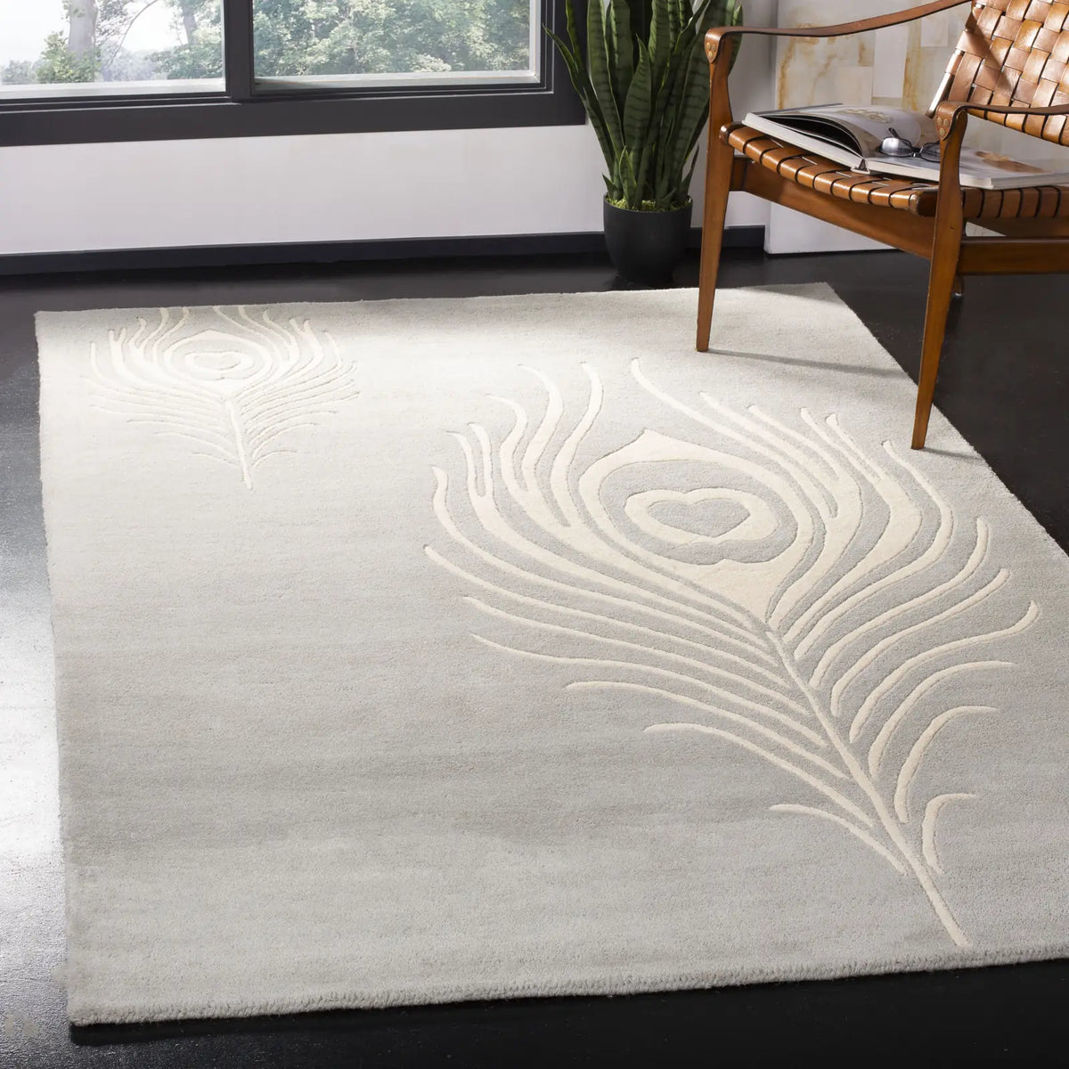 Safavieh Soho 3'-6" x 5'-6" Rug in Grey / Ivory