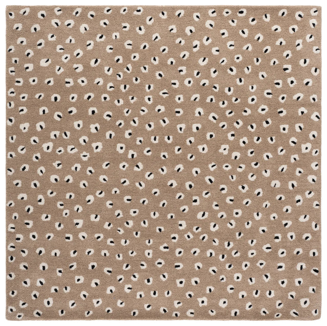 Safavieh Fifth Avenue 6'-0" x 6'-0" Rug in Beige / Ivory