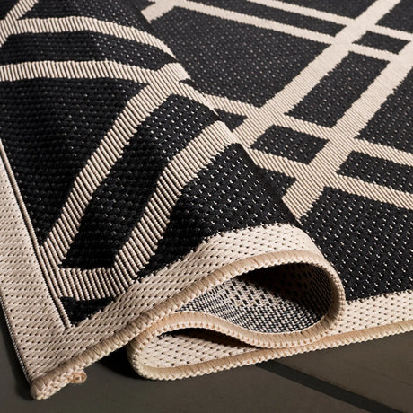 Safavieh Courtyard 4'-0" x 5'-7" Rug in Black / Beige