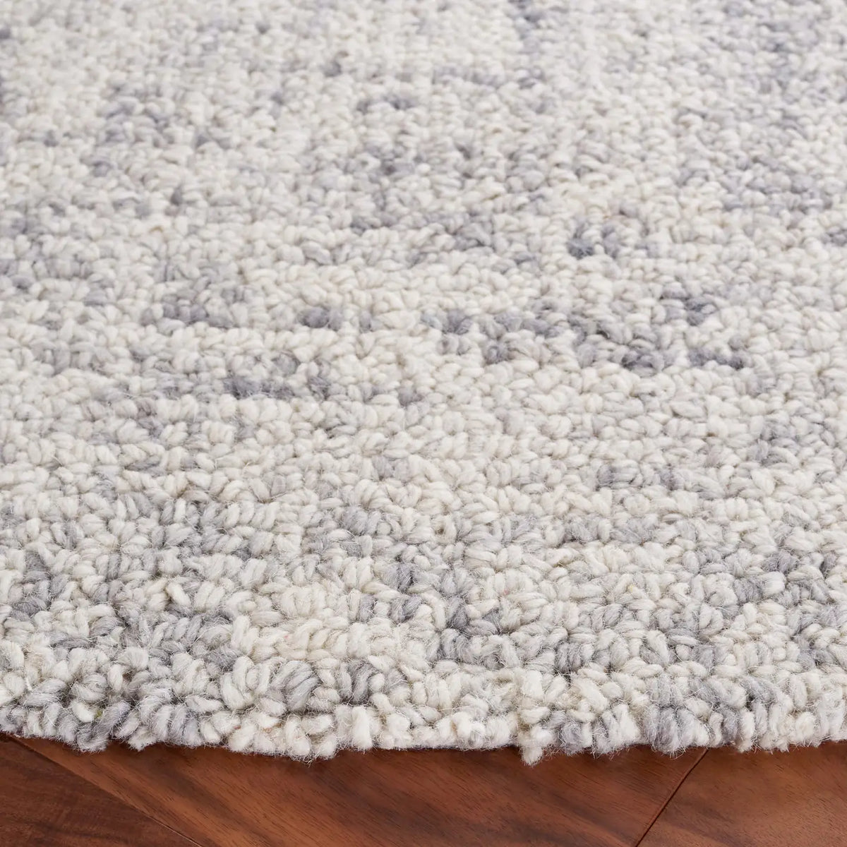 Safavieh Abstract 6'-0" x 6'-0" Rug in Grey / Ivory