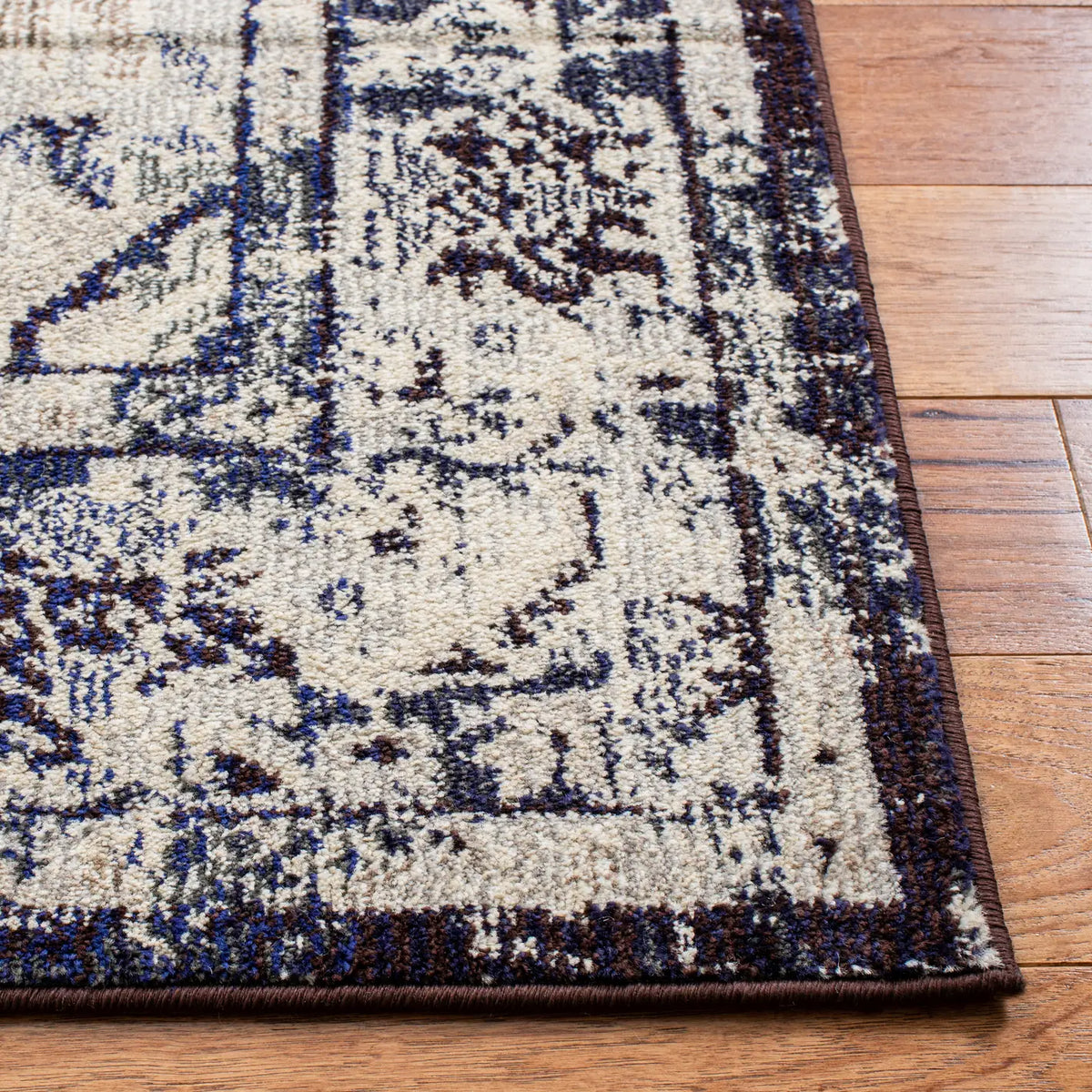 Safavieh Monaco 4'-0" x 5'-7" Rug in Ivory / Navy