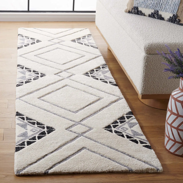 Safavieh Casablanca 2'-3" x 10'-0" Rug in Ivory / Grey