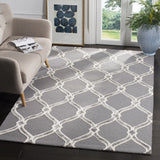Safavieh Manchester 5'-0" x 8'-0" Rug in Dark Grey / Ivory