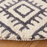 Safavieh Micro-Loop 5'-0" x 5'-0" Rug in Ivory / Rust