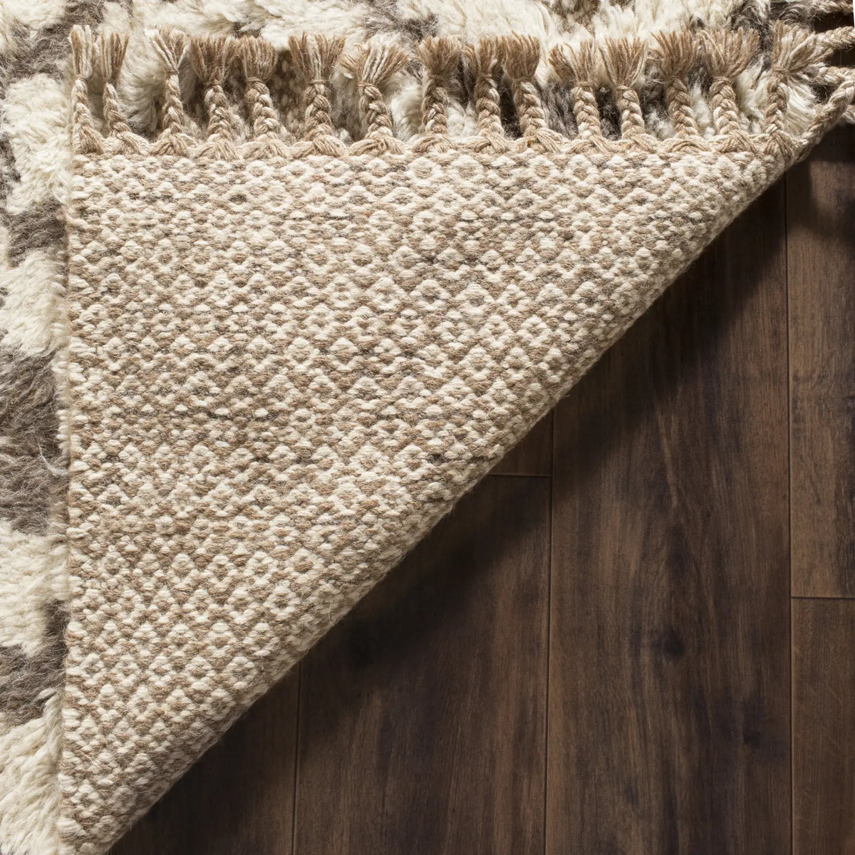 Safavieh Kenya 6'-0" x 9'-0" Rug in Natural