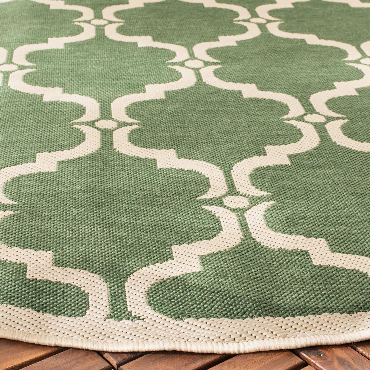 Safavieh Courtyard 5'-3" x 5'-3" Rug in Dark Green / Beige