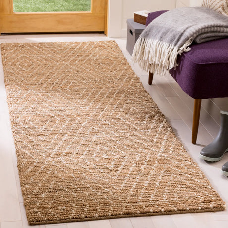 Safavieh Bohemian 2'-6" x 8'-0" Rug in Natural / Ivory