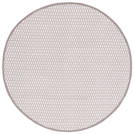 Safavieh Montauk 6'-0" x 6'-0" Rug in Beige / Ivory