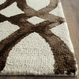 Safavieh Dip Dye 2'-3" x 8'-0" Rug in Ivory / Chocolate