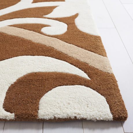 Safavieh Soho 5'-0" x 8'-0" Rug in Brown / Multi