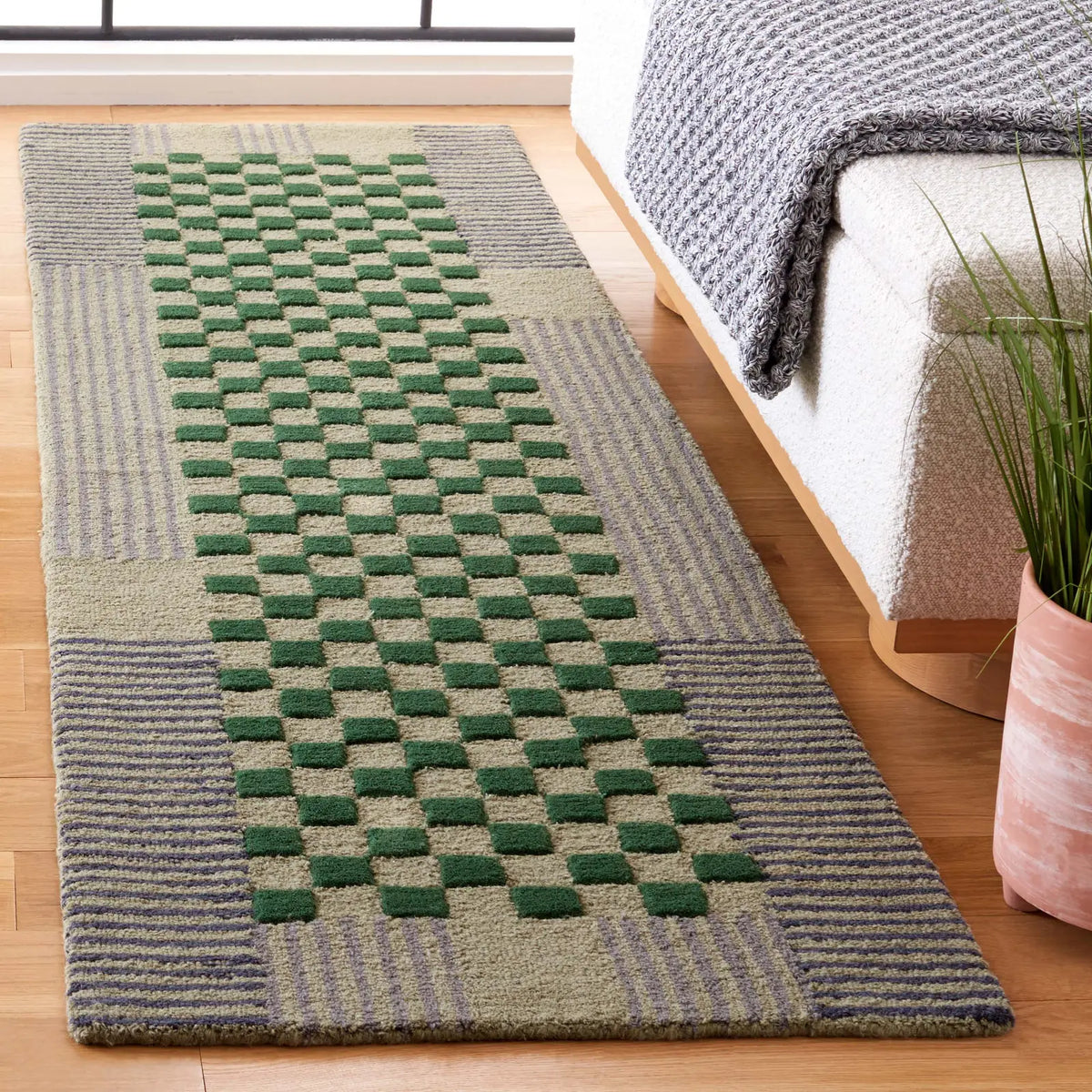 Safavieh Genre 2'-3" x 11'-0" Rug in Grey / Green