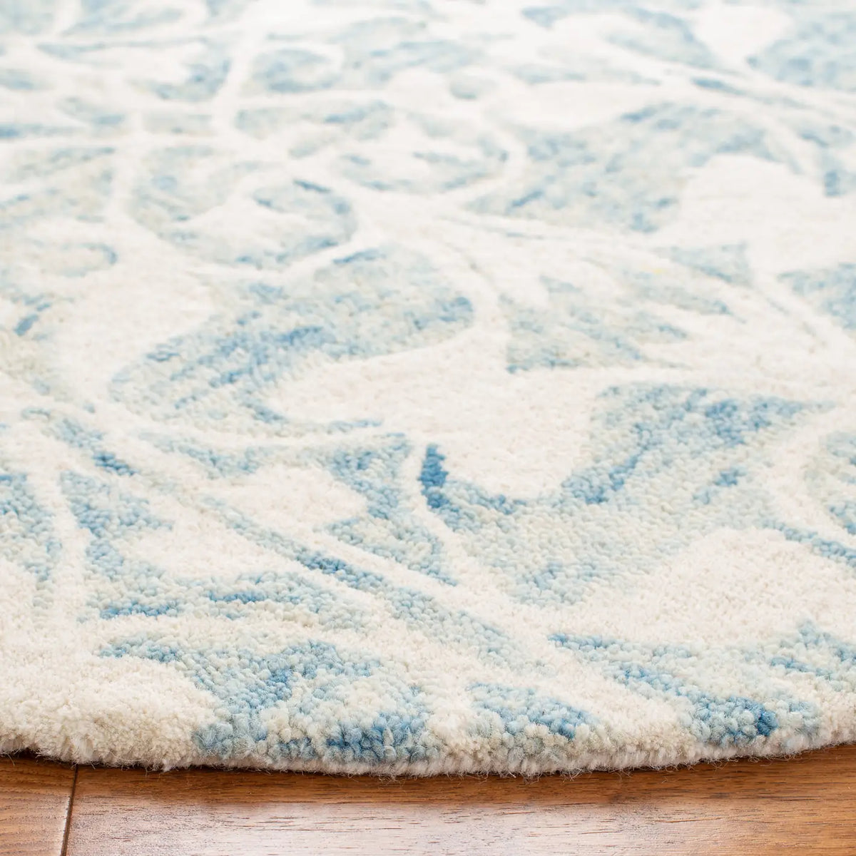 Safavieh Chatham 5'-0" x 5'-0" Rug in Dark Blue / Ivory