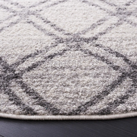 Safavieh Adirondack 6'-0" x 6'-0" Rug in Silver / Charcoal