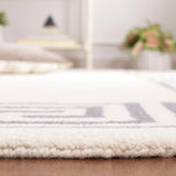 Safavieh Metro 4'-0" x 6'-0" Rug in Ivory / Grey