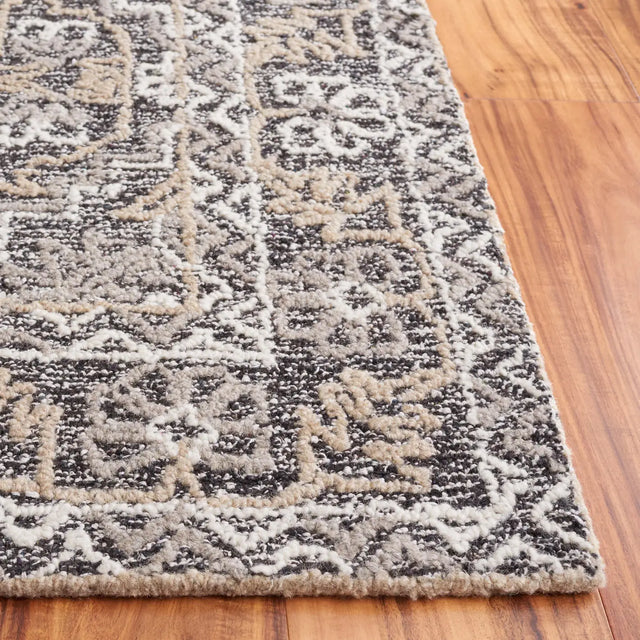 Safavieh Antiquity 4'-0" x 6'-0" Rug in Brown / Ivory