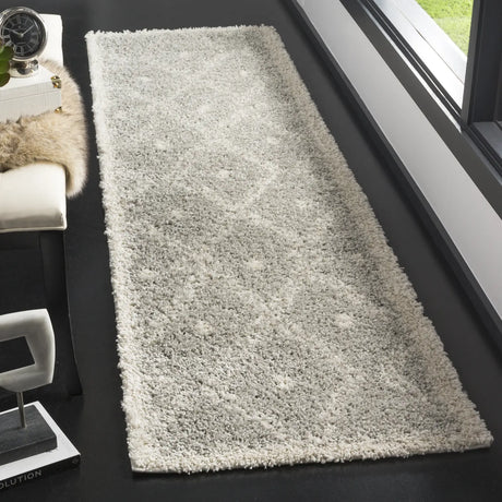 Safavieh Arizona Shag 2'-3" x 8'-0" Rug in Grey / Ivory