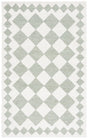 Safavieh Ebony 4'-0" x 6'-0" Rug in Green / Ivory