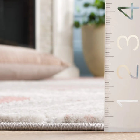 Safavieh Meadow 500 4'-0" x 6'-0" Rug in Light Grey / Pink